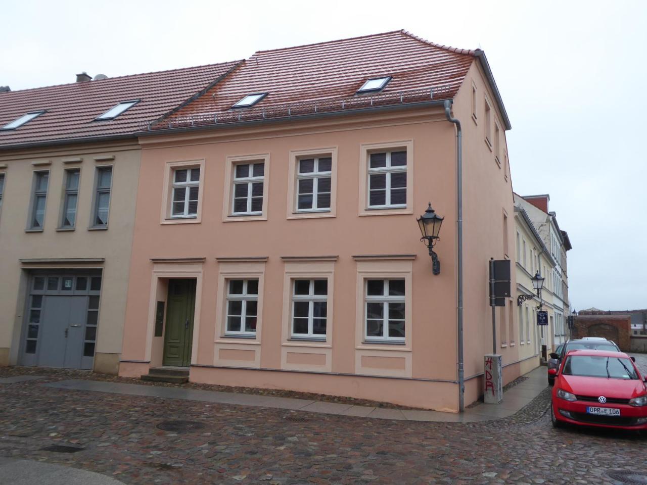 Altstadt-Ferienwohnungen Нойруппин Экстерьер фото